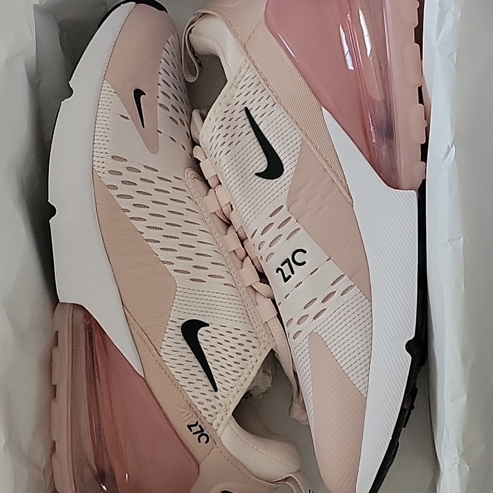 Nike Women's Air Max 270 Light Pink Sneakers. Brand New In Box - Picture 5 of 6